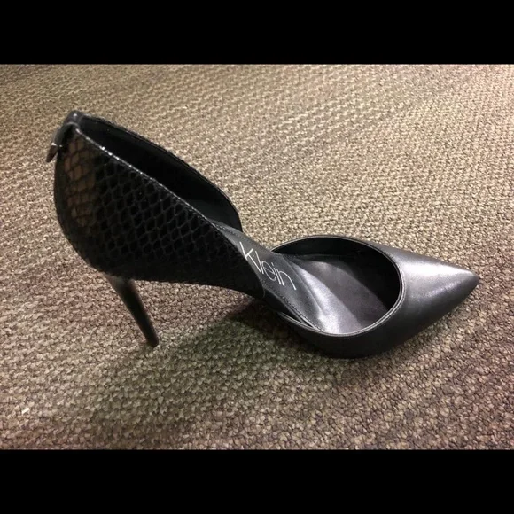 NWT - Calvin Klein Leather Heels - Picture 2 of 6